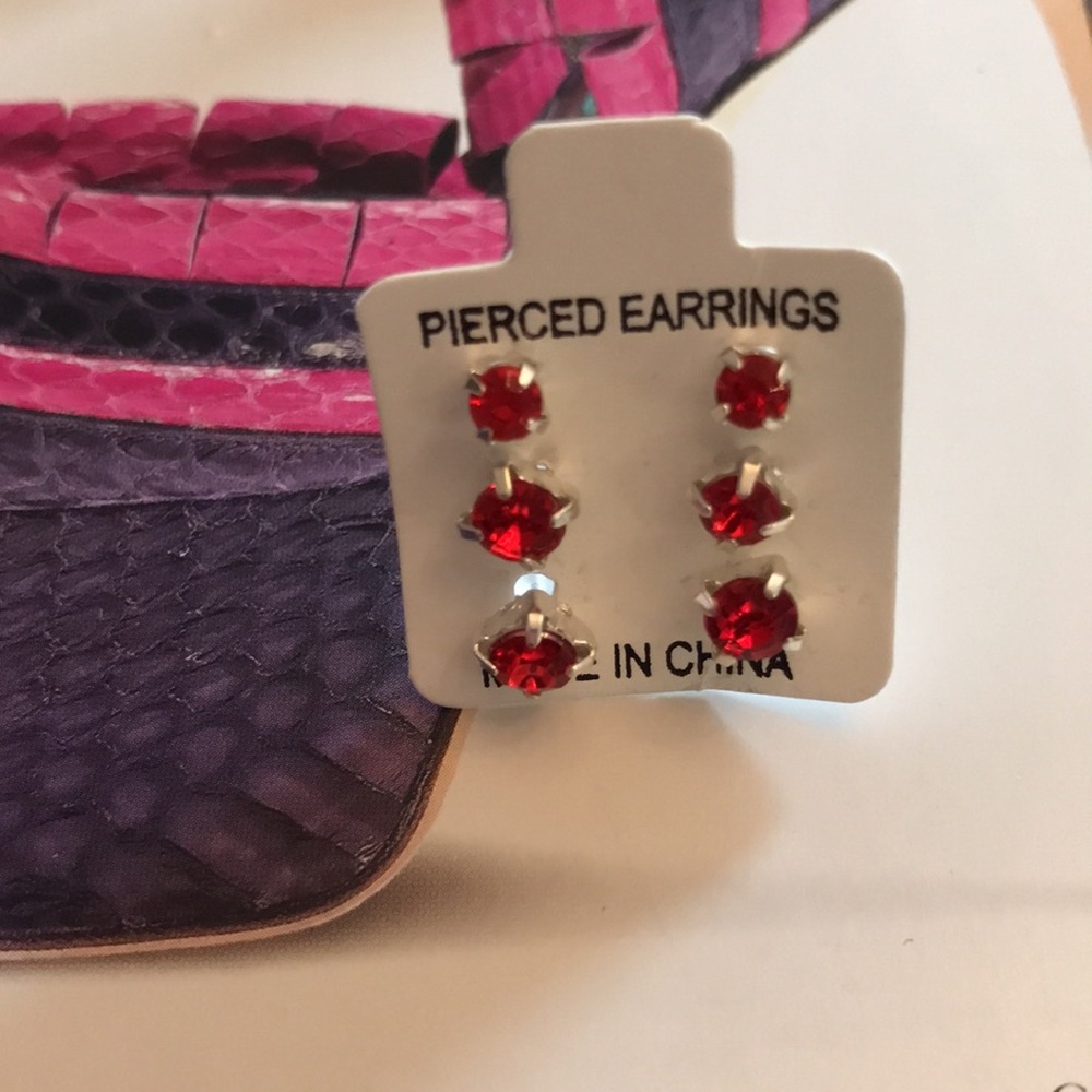 Set of 18-pairs of Rhinestone Stud pierced earrings. NWOT. - Picture 8 of 11